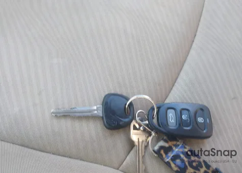 2013 Hyundai Elantra Gls/Limited z USA, uszkodzony, nr VIN 5NPDH4AE3DH160569